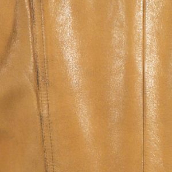 Buttery soft leather short trench - Picture 5 of 6